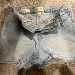 Universal Threads • Denim Shorts